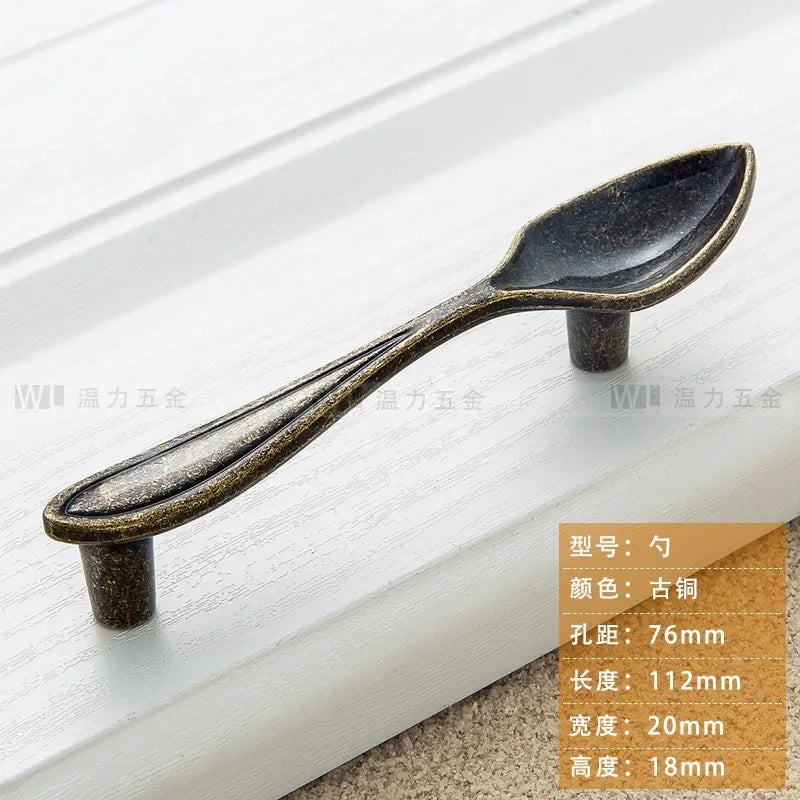 Zinc Alloy Creative Spoon Fork Knife Kitchen Cabinet Closet Furniture Door Knob Cabinet Pull Drawer Handles Cabinet Knob