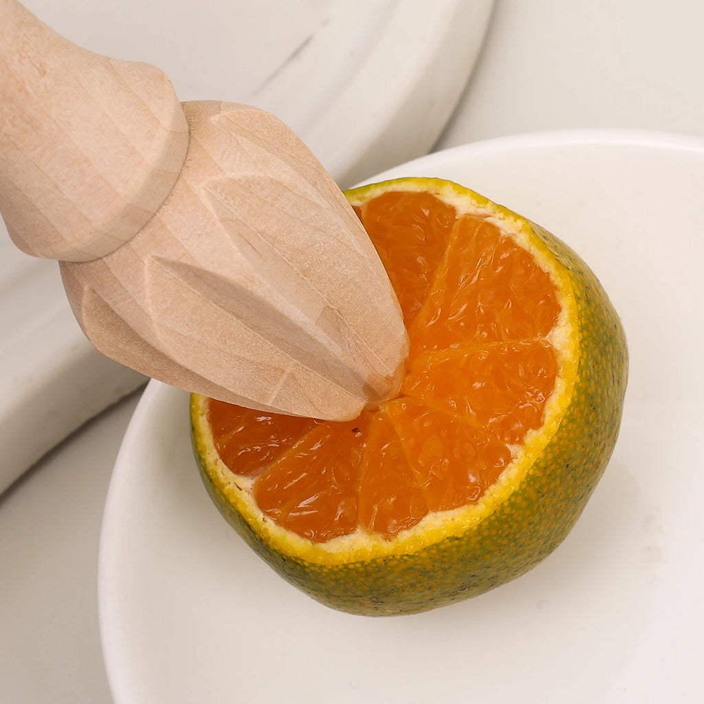 Wooden Lemon Squeezer Reamer – Natural Beech Wood Citrus Juicer Tool | Manual Orange & Lemon Juice Extractor for Kitchen, Bar & Healthy Drinks